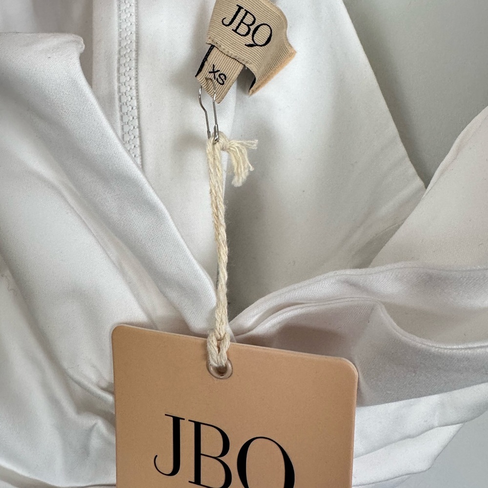 JBQ White Orchid Top - Picture 11 of 12